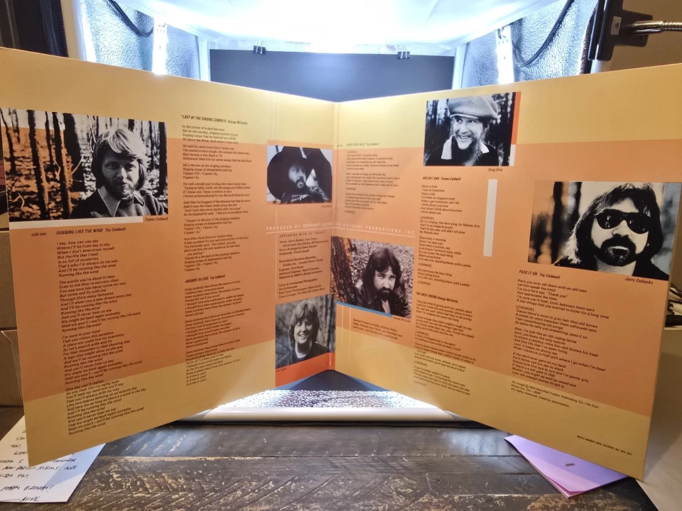 The Marshall Tucker Band Running Like The Wind LP Warner Bros BSK 3317 VG+/VG+ - Imagem 3 de 4