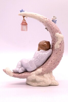 Lladro 6479 Heavenly Slumber Boy Glossy Porcelain Figurine Lladro 6479 Heavenly Slumber Boy Glossy Porcelain Figurine
