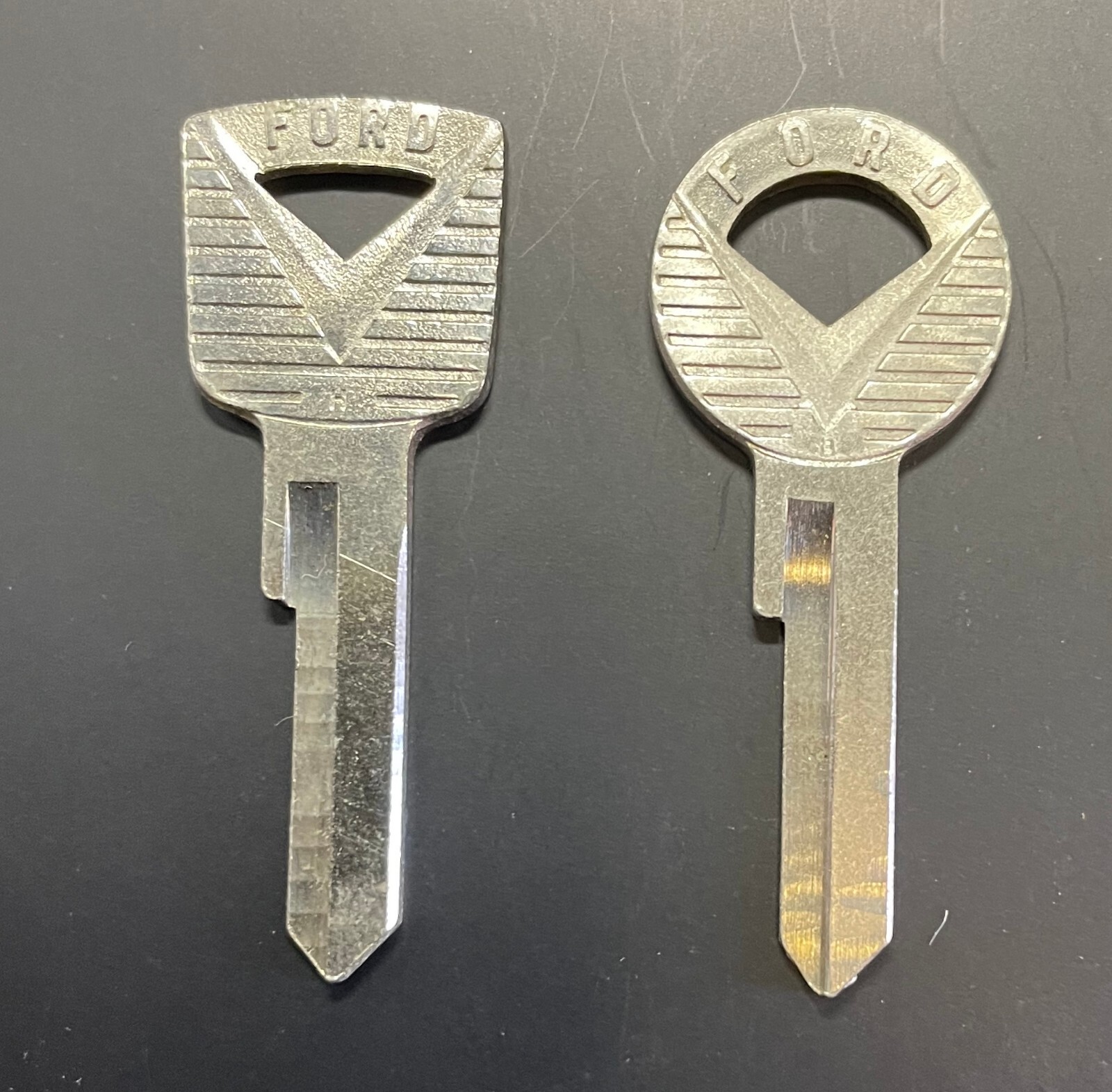 New GM Logo OEM'E' Ignition +'H' Doors/Trunk Key Blanks Uncut 595198 - Foto 9