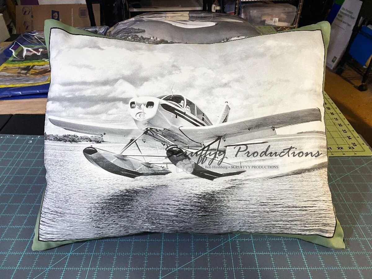 PIPER PA-28 CHEROKEE 160 ON FLOATS Handmade Vintage Aircraft