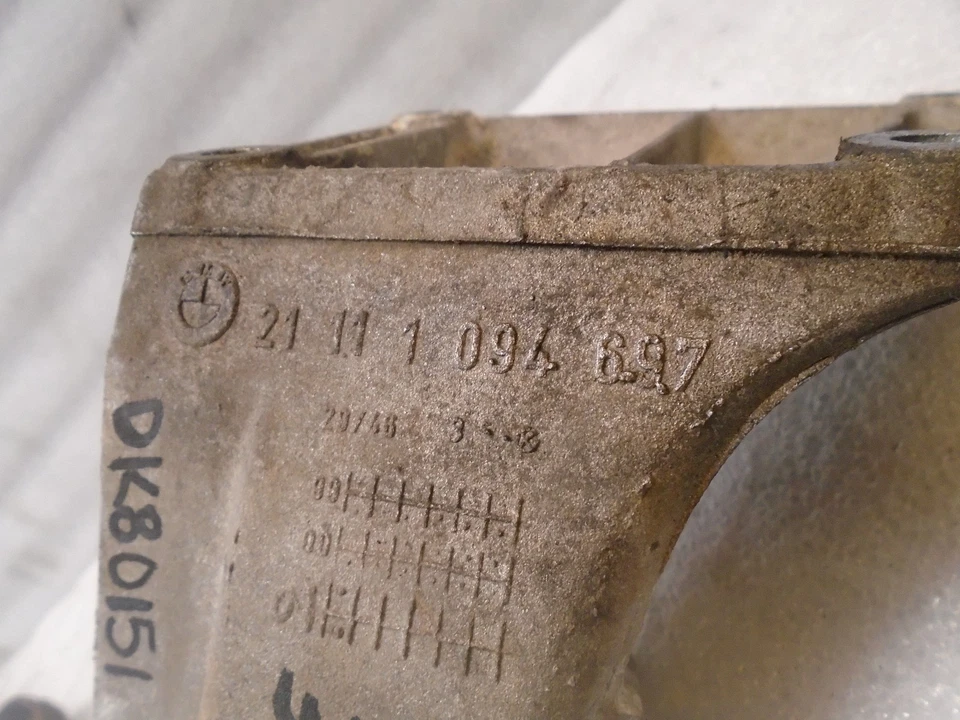 Soporte de montaje de soporte de motor delantero izquierdo BMW 325Ci 2001-2006 OEM DK80151 Foto 2 de 4