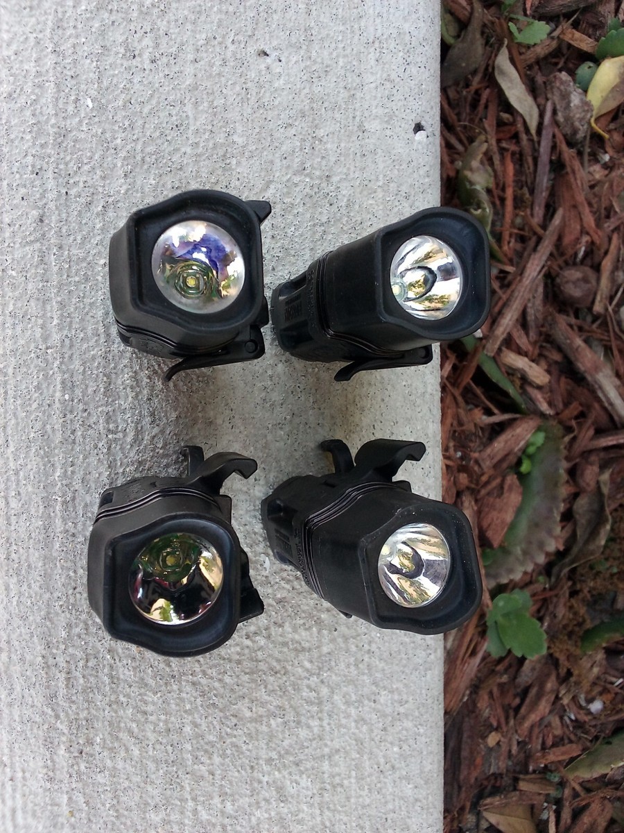 未使用品　米軍　USA製 BLACKHAWK XIPHOS NT ウェポンライト Blackhawk XIPHOS NT Night-Ops LED Police Trade-in