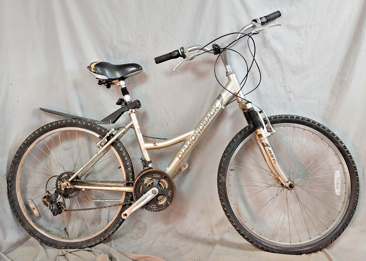 2012 Diamondback Wildwood Hybrid Bike Medium Shimano Steel