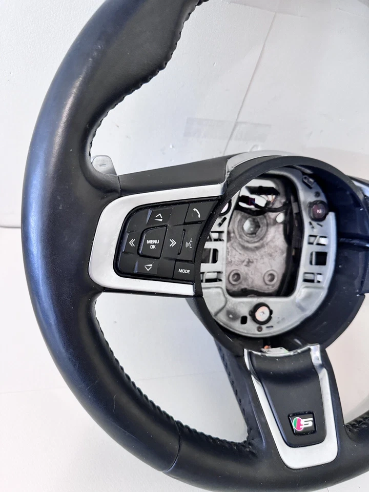 Jaguar F-Pace 2018 volante térmico con cambio de paleta negro OEM  Foto 2 de 4