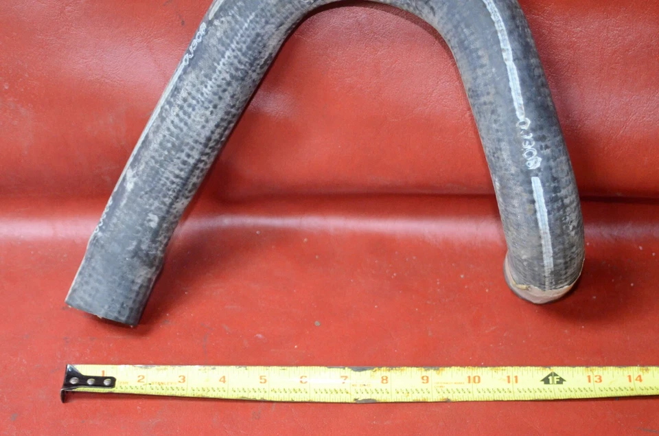 Manguera de radiador inferior 3,7 L Mopar 4026106 OEM 21141 Dodge B100-B300 1975-1983 Foto 3 de 4