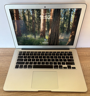 MacBook Air 13'' 2015 | 1.6 GHz i5 | 8 GB RAM | 256GB SSD | Sequoia | New Battery