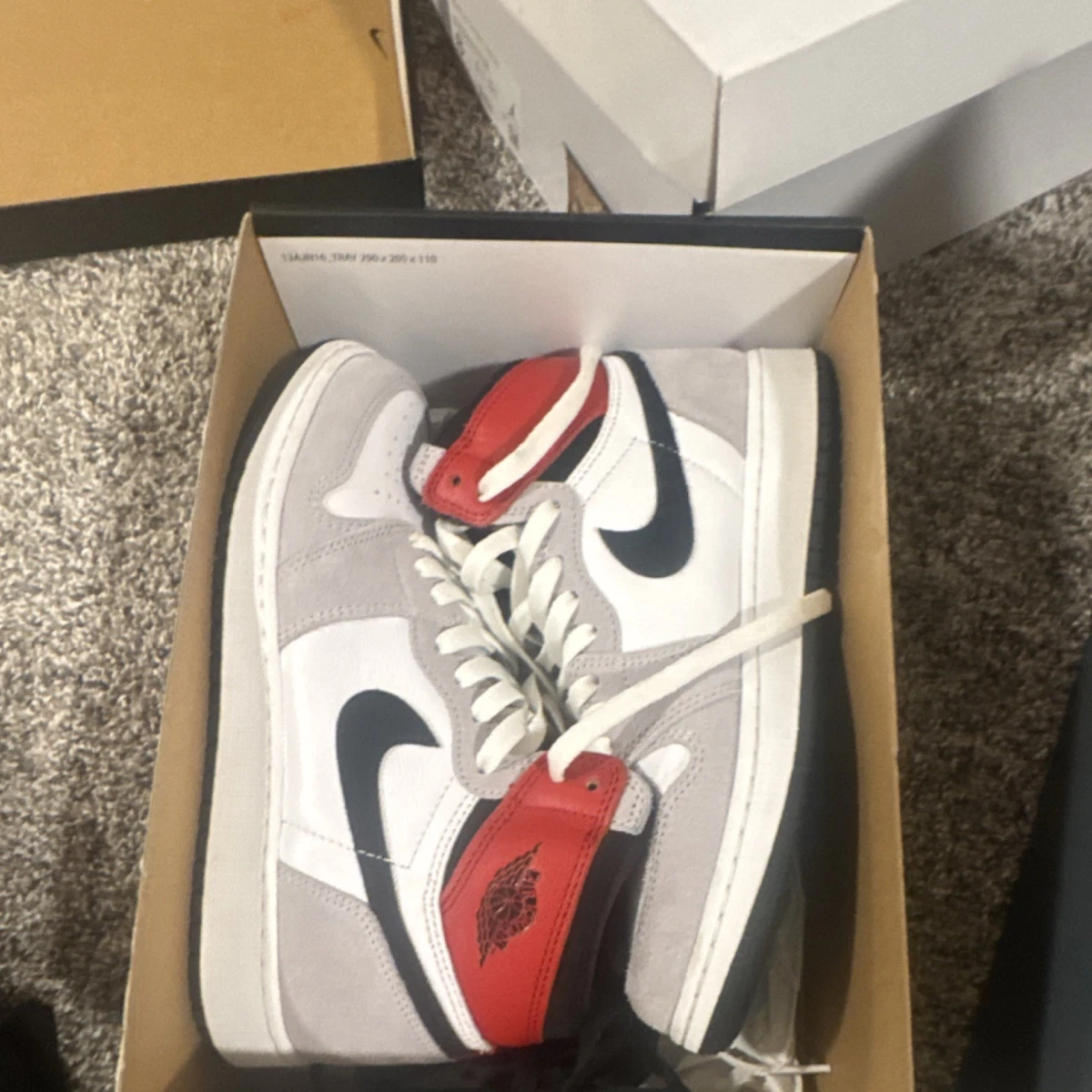 Preços baixos em Jordan 1 Retro High OG Smoke Gray 2020 | eBay
