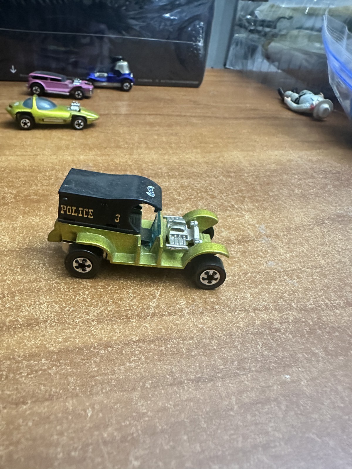 Picture 1 of 4
