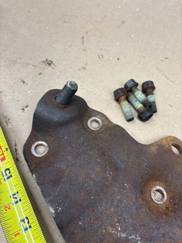 83 84 86 1993 Dodge D100 D150 W150 W350 1981 dirección asistida caja soporte de montaje Foto 4 de 4