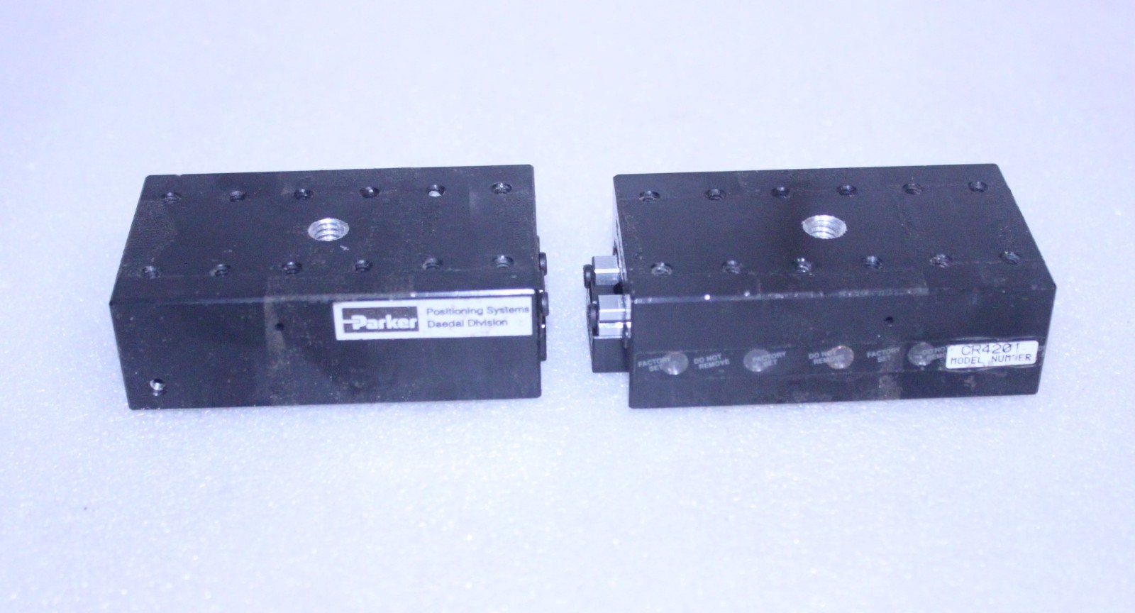 2Pc Parker 121 Lb Capacity 6-32 Mount Hole 2" Travel Crossed Roller Slide CR4201