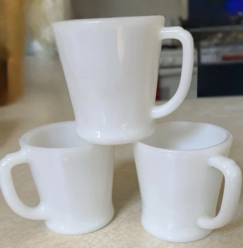 Vintage Fire King White Milk Glass D Handle Mugs Set Of 3 Excellent Condition
