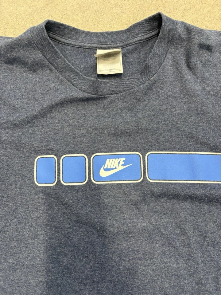 Vintage Y2K Nike Longsleeve Tshirt  Size: XL  - Image 3 of 4