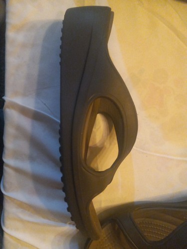 Sandalias de cuña Crocs Sanrah para mujer 10 marrón espresso doble comodidad sin cordones - Imagen 2 de 3