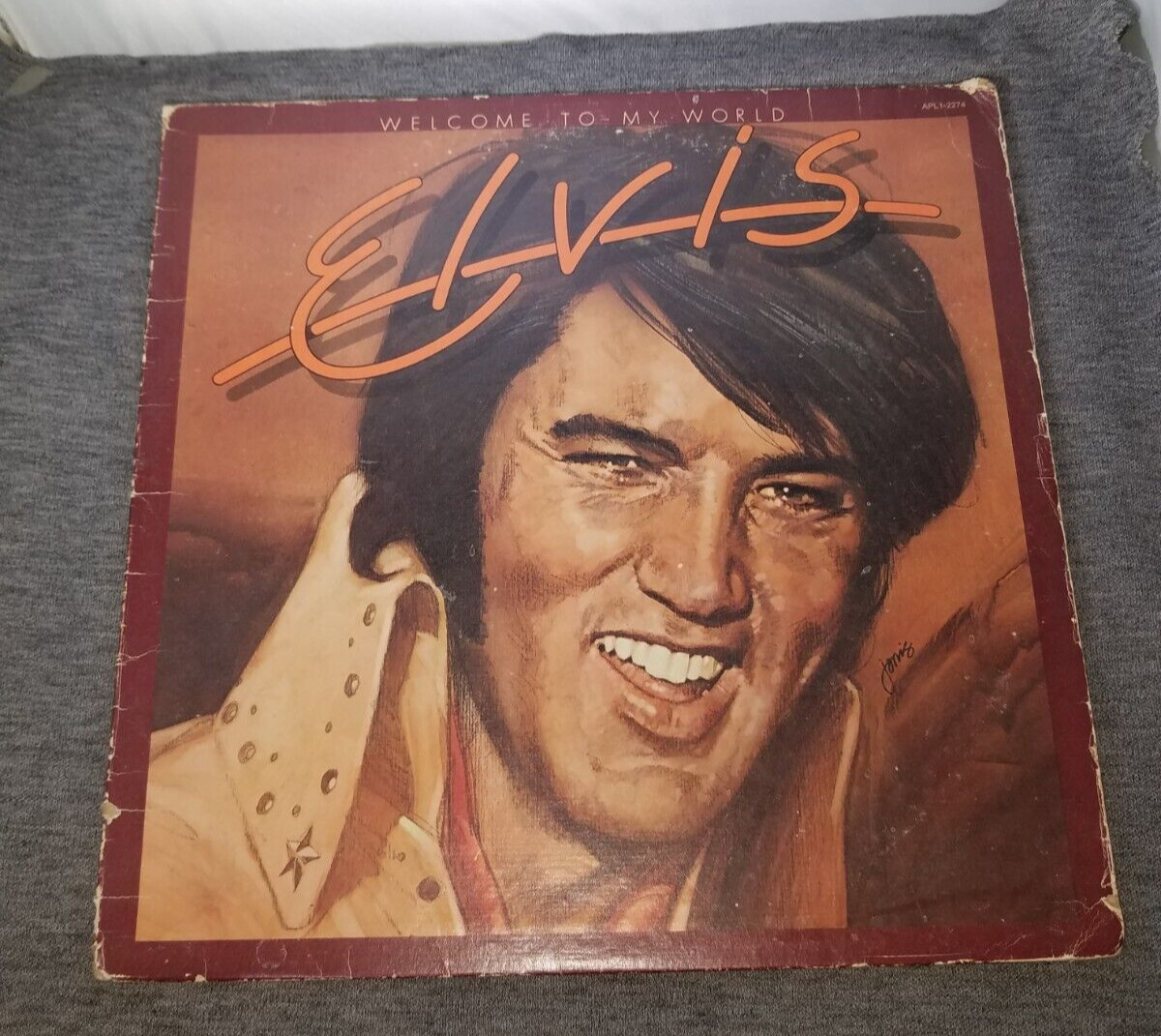 Elvis Presley Welcome To My World 1977 LP, APL1 2274 Jordanaires