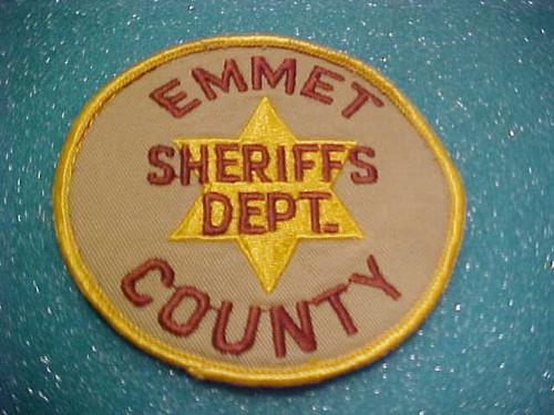 EMMET COUNTY IOWA POLICE PATCH SHOULDER SIZE USED 4 X 4