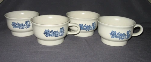 LOT OF 4 PFALTZGRAFF YORKTOWNE COFFEE SOUP MUG / BOWL / WITH HANDLE