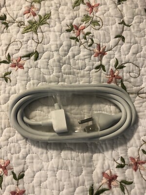 Apple/MacBook  Volex APC7H Power Cord Charging Extender Cable - White
