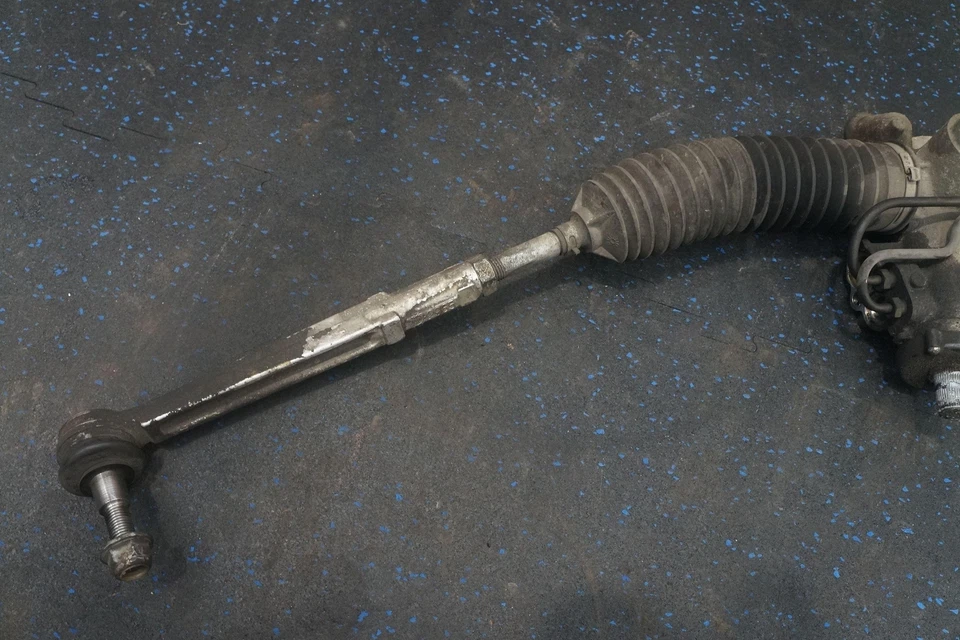 Portaequipajes y piñón de dirección 99634701111 99634700506 OEM Porsche 911 996 1999-05 Foto 2 de 4