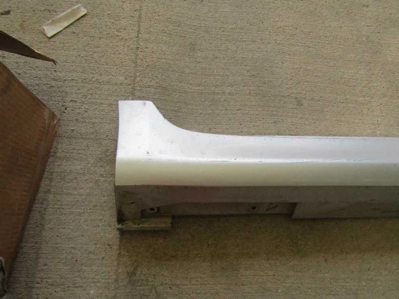 2006 2007 INFINITI M35 M45 Capa Acabamento Saia Moldagem Lateral Direita Passageiro - Imagem 2 de 4