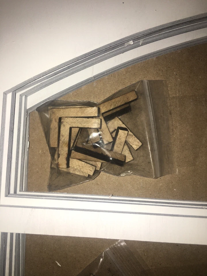 "Insertos de ventana estilo Clopay PERSONALIZADOS 19"" X 11 1/2"" CASCADA I corte por láser, juego/4" Foto 4 de 4