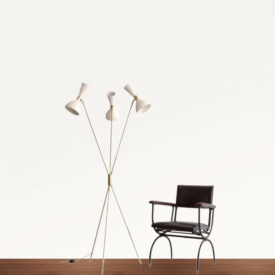 Lámpara de pie estilo Stilnovo de 3 brazos Mid Century lámpara Sputnik de latón Foto 2 de 4