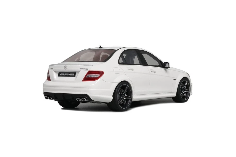 Mercedes C63 AMG 2007 weiß Modellauto 1:18 GT Spirit - Bild 2 von 4