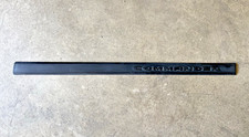 2006 Jeep Commander Right Front Door Molding Trim Panel 5jp68trmaa Oem Used Part 2006 Jeep Commander Right Front Door Molding Trim Panel 5jp68trmaa Oem Used Part