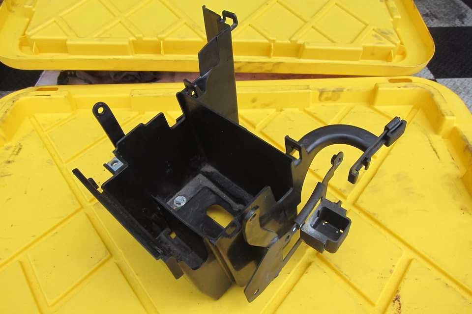 2015 年本田 VT750 C2B Phantom 电池盒 — 第 3/4 张图片