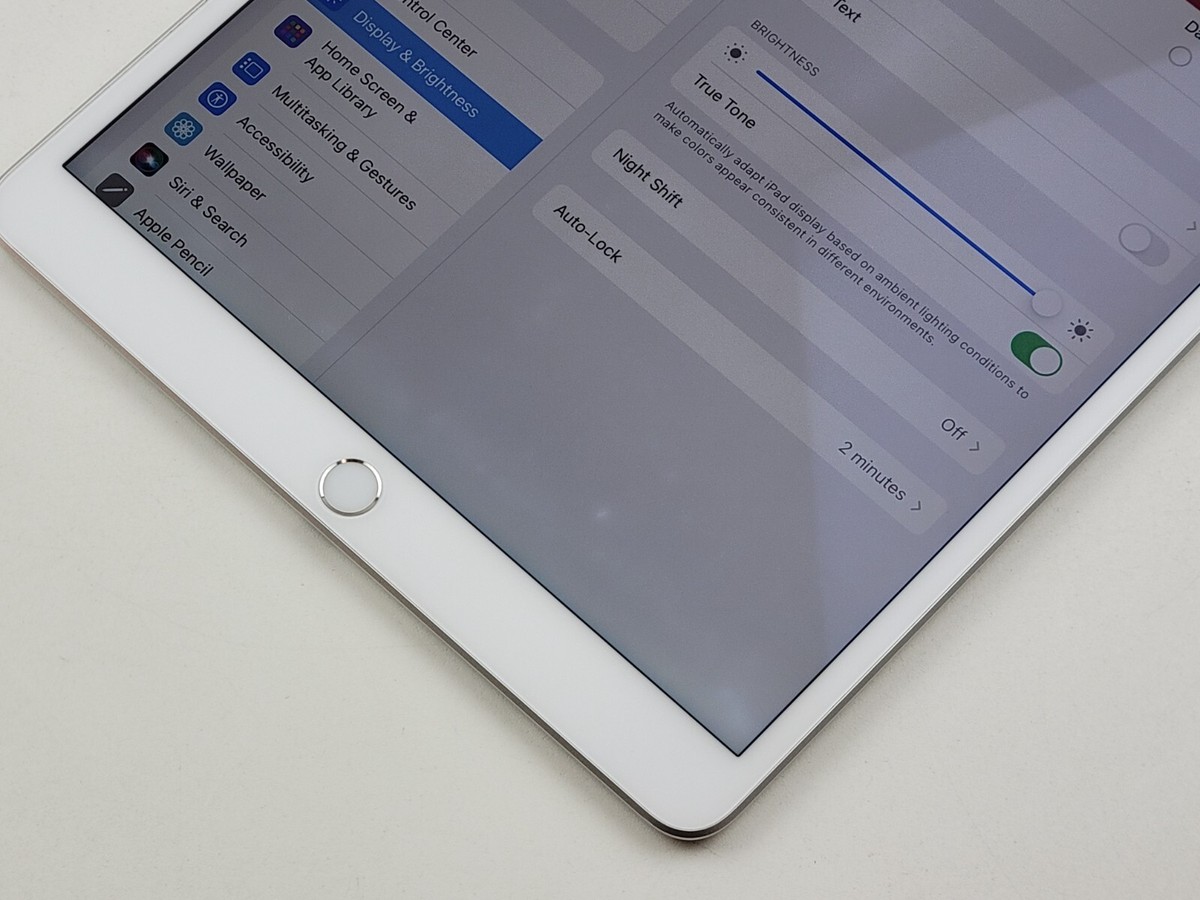 iPad air3 ★美品★ Apple モデル A2152 シルバー iPad air3 ☆美品☆ Apple モデル A2152 シルバー Amazon.com