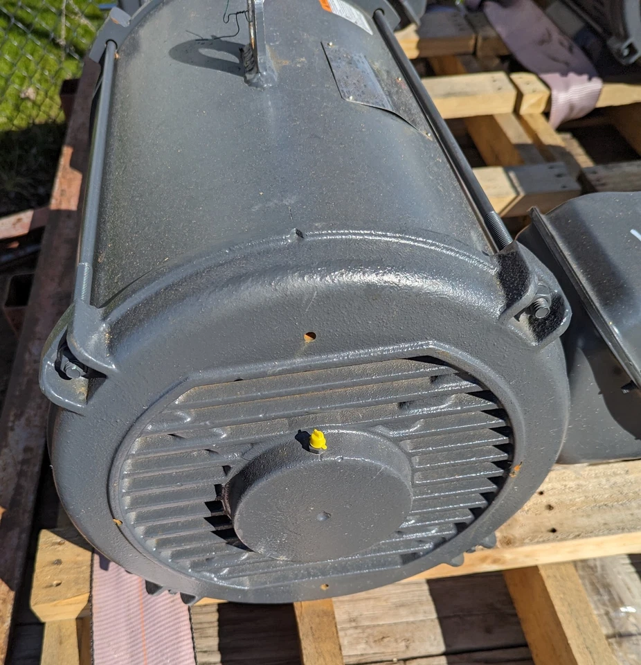 US Motors  40HP D40V2G 3ph Frame 324T Inverter Duty Motor - Image 3 of 4