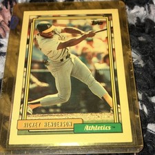 Topps 1992 Rickey Henderson #560 Oakland Athletics Baseball Card