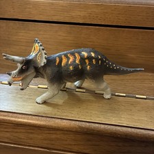 Safari Ltd Carnegie Collection Triceratops Dinosaur 7.5 Figure Prehistoric 1999