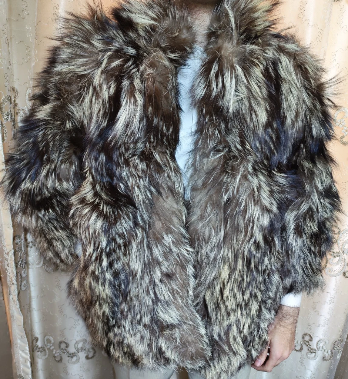 1970s Vintage Luxury Real Genuine Silver Fox fur fluffy jacket M 8 38
Opens in a new window or tab