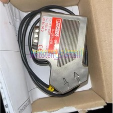 One New PHOENIX CONTACT D-UFB-PB 2880642 Connector