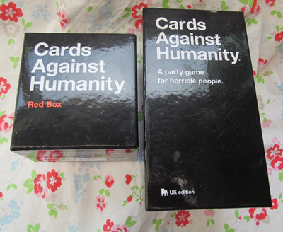 Cards Against Humanity Red Box Karten Expansion Pack UK + Original Spielepaket
