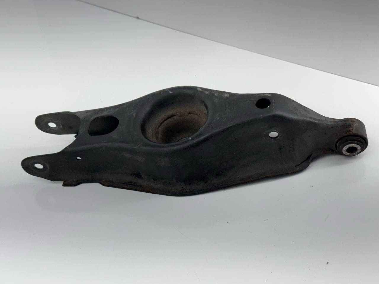2014‑2023 Maserati Ghibli Quattroporte Rear Right Lower Control Arm 