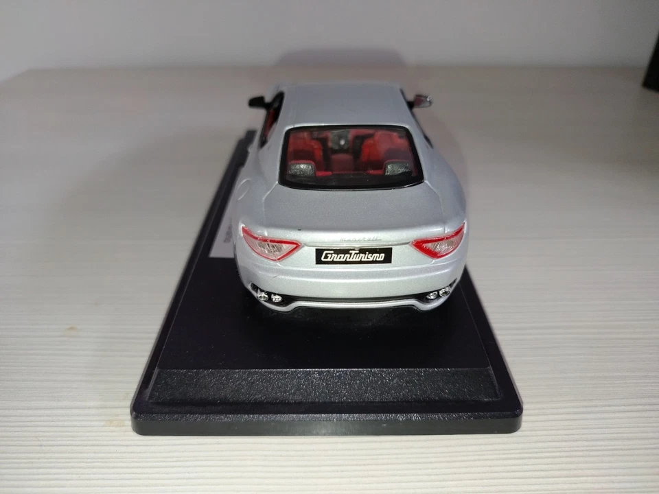 Maserati Gran Turismo 1/24 Burago Bburago No Maisto Solido - Immagine 4 di 4
