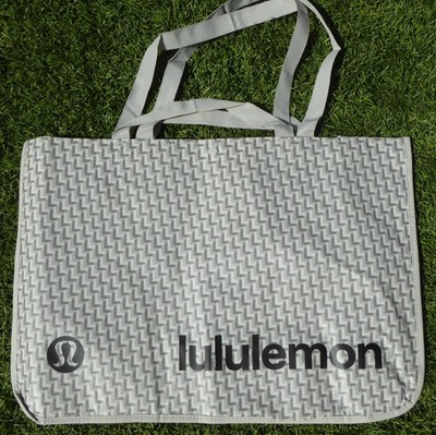 lululemon holiday bag Special Edition Small Reusable Tote Carryall Gym Carry it as LULULEMON HOLIDAY REUSABLE JUMBO TOTE