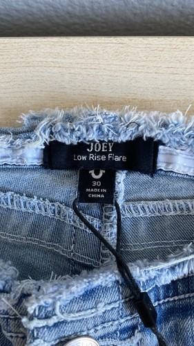 True Religion Joey Wing Horseshoe Low Rise Flare Raw Waist Light Wash Size 30 - Picture 12 of 21