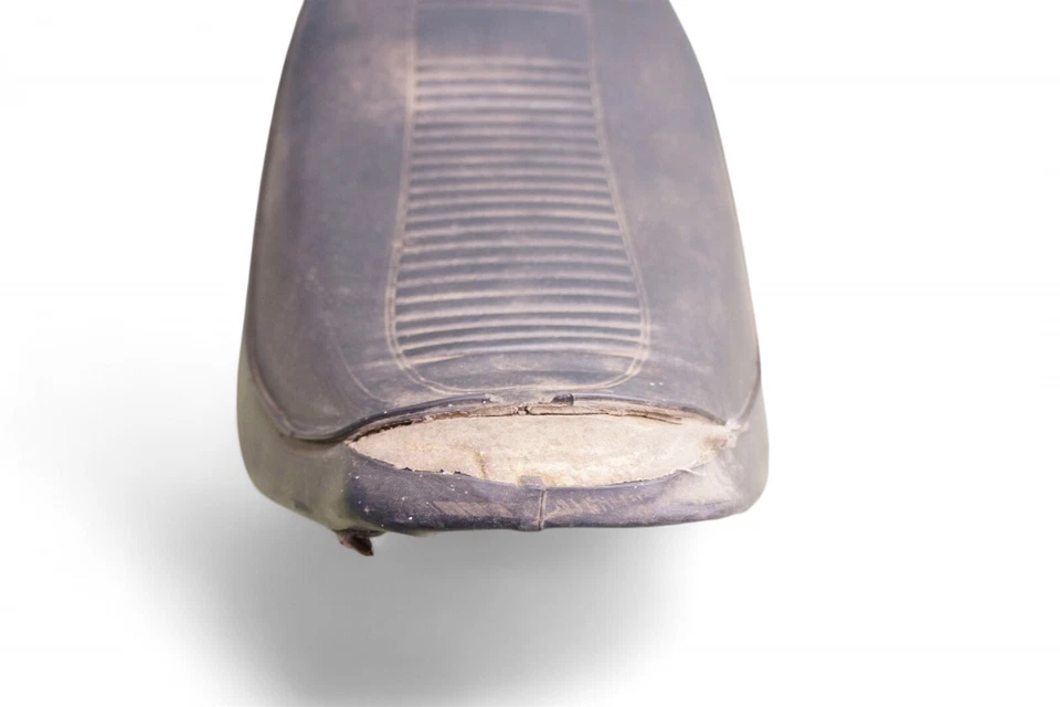 1982 Yamaha XZ550 Vision xz 550 OEM seat Y176 *AHS2 - Image 4 of 4