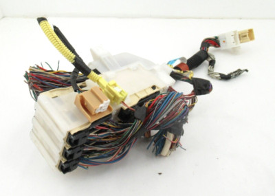 04-10 TOYOTA SIENNA DASH WIRING HARNESS JUNCTION BLOCK ASSEMBLY PLUG OEM
