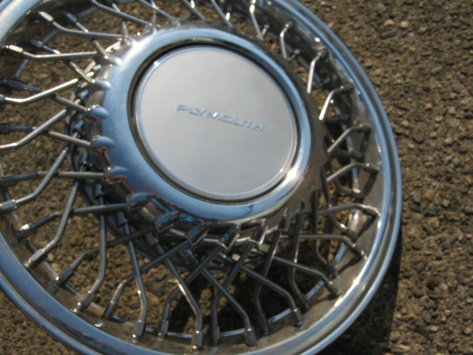 Один подлинный колпак колеса 15 дюймов 1992 Dodge Plymouth Grand Voyager с блокировкой проволочной спицы - Изображение 4 из 4