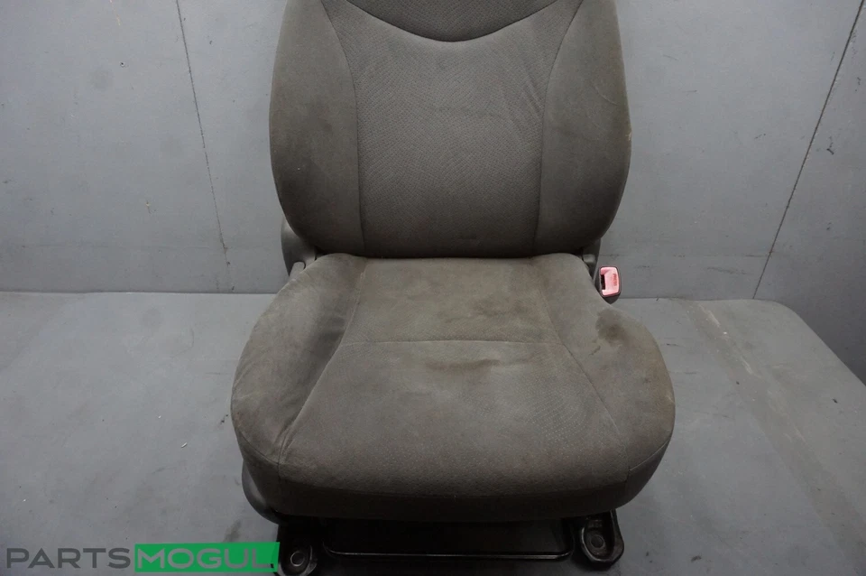 Asiento del conductor delantero izquierdo manual Toyota Prius 2010-2011 OEM Foto 2 de 4