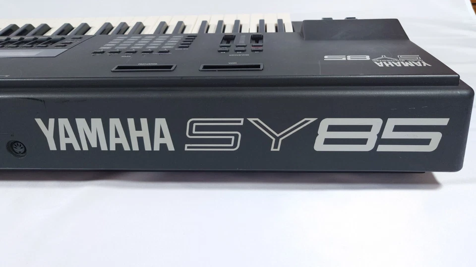 Yamaha SY85 61keys Digital Synthesizer Keyboard Made in Japan - Image 4 of 4