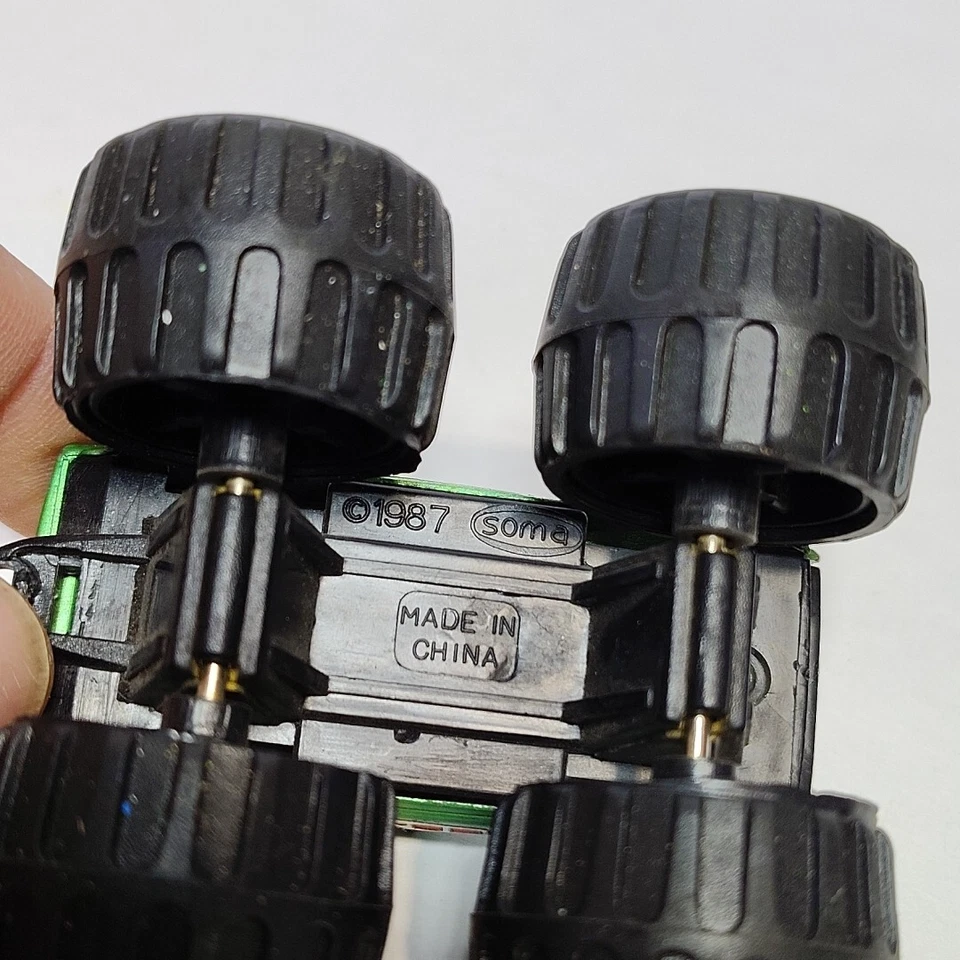 Monster Truck Datsun 4x4 Super Wheels verde 1987 Soma raro de colección Foto 4 de 4