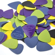Lots of 100pcs Alice 0.58mm Thin Guitar Picks Nylon Anti-slip Assorted Colors