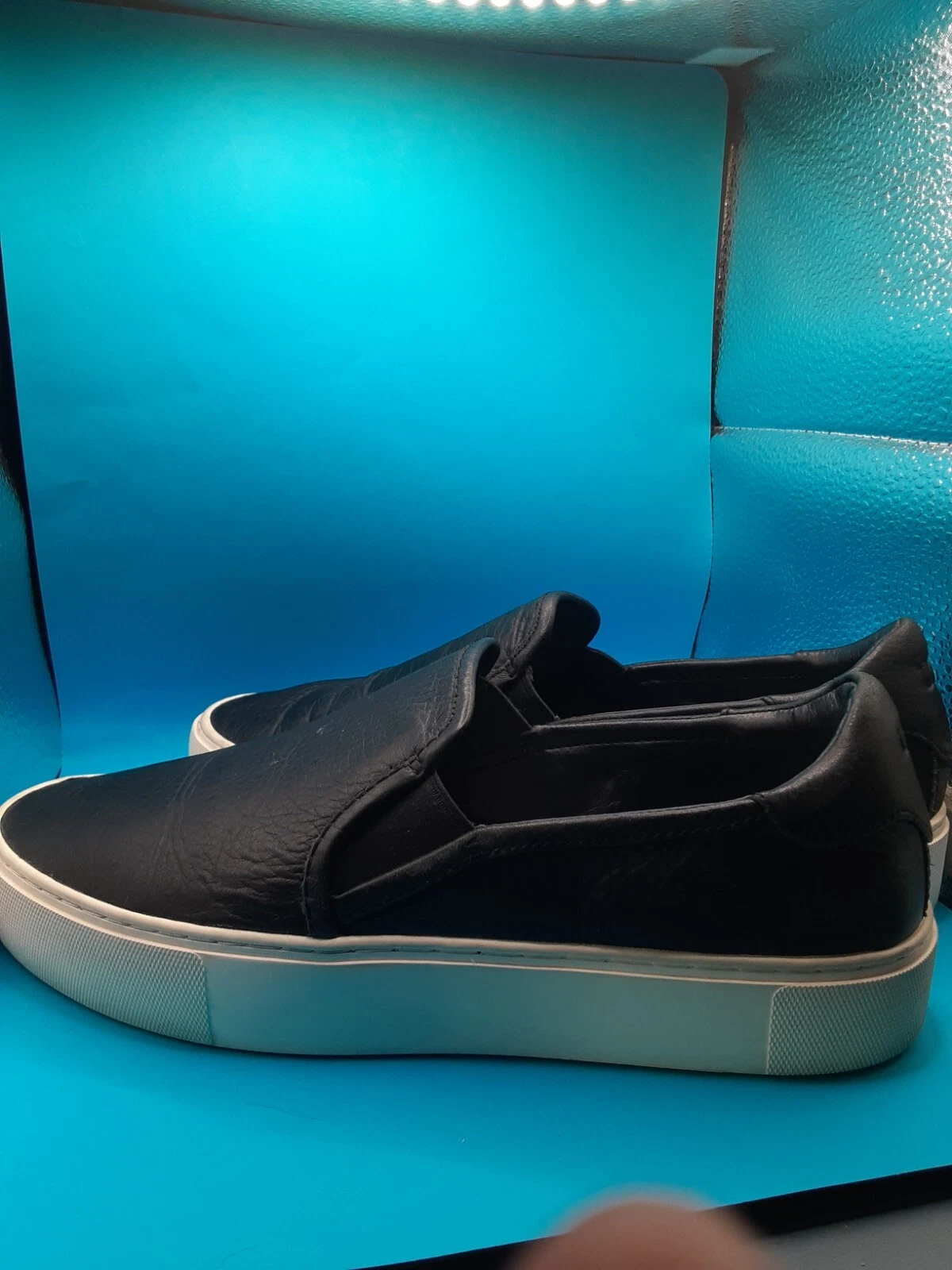 UGG Mocassino da donna nero in pelle taglia 8 5