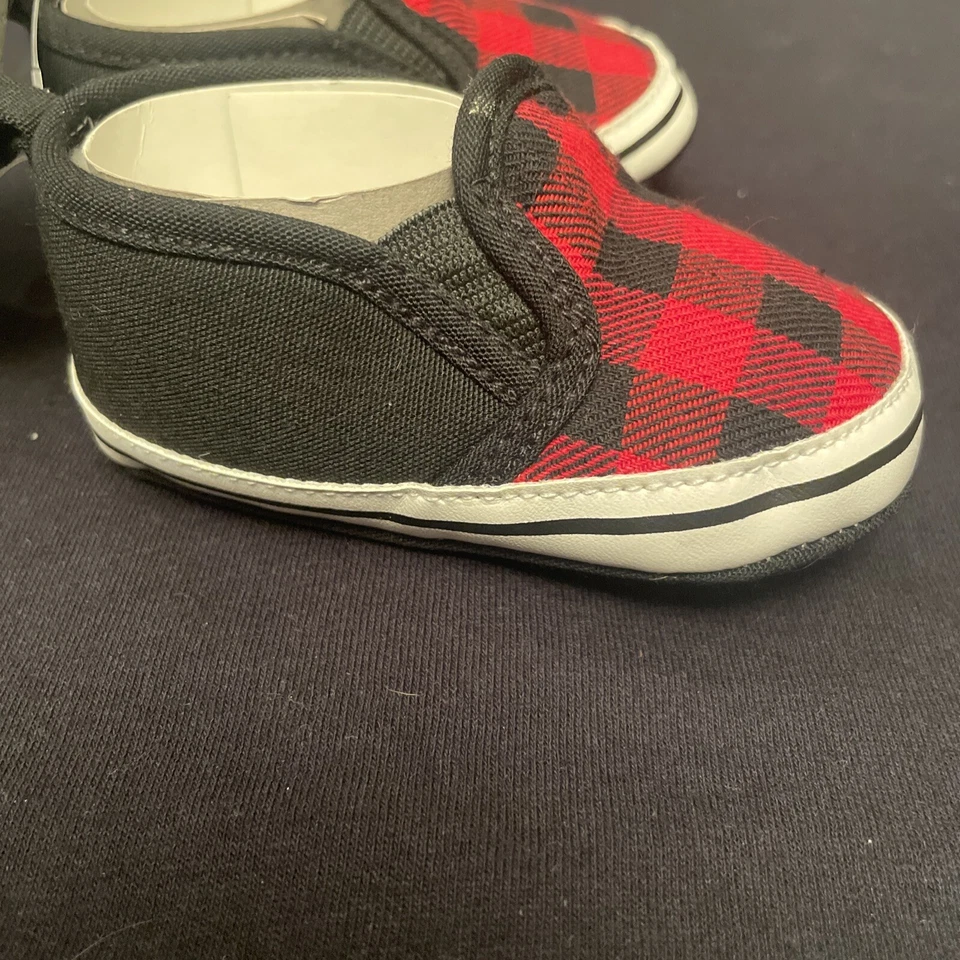 NUEVO Zapatos sin cordones Spencer’s Baby Red Buffalo a cuadros. 3-6 meses Foto 3 de 4