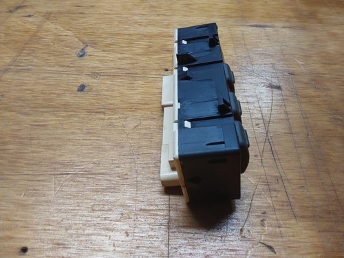 2001 2002 2003 2004 2005 2006 GM 2500/3500 transfer case select switch - Picture 2 of 7
