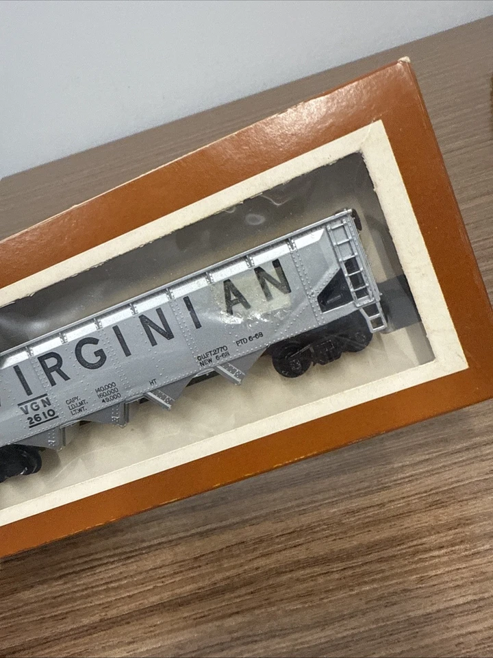 Vintage-Tyco-HO Scale-Hopper Car Non-Operating-Virginian 2610-In Original Box - Image 2 of 4